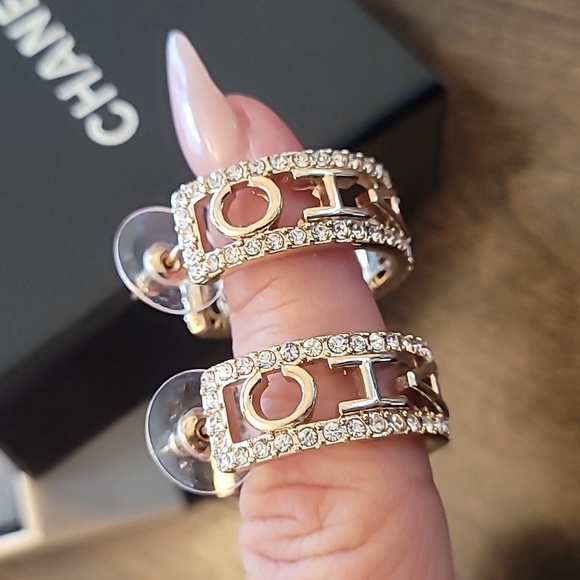 Chanel hoops - Picture 1 of 4